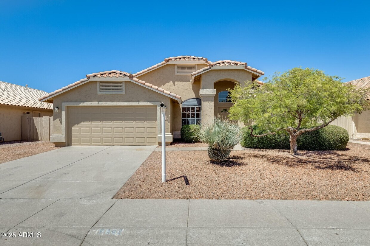 Foto principal - 9842 W Burnett Rd