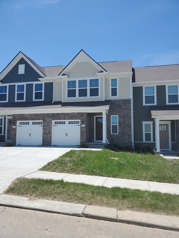 Primary Photo - Like new 3BR/2.5BA townhouse in Goodlettsv...