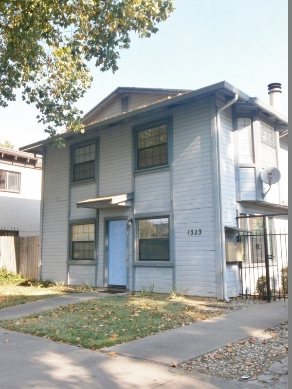 Foto principal - 1323 W St