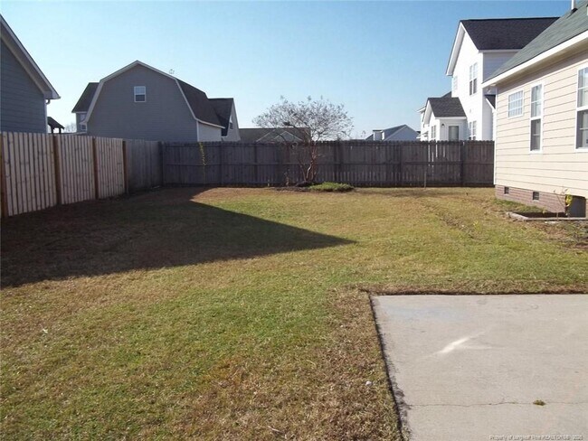 Foto del edificio - 5619 Walking Trail Way