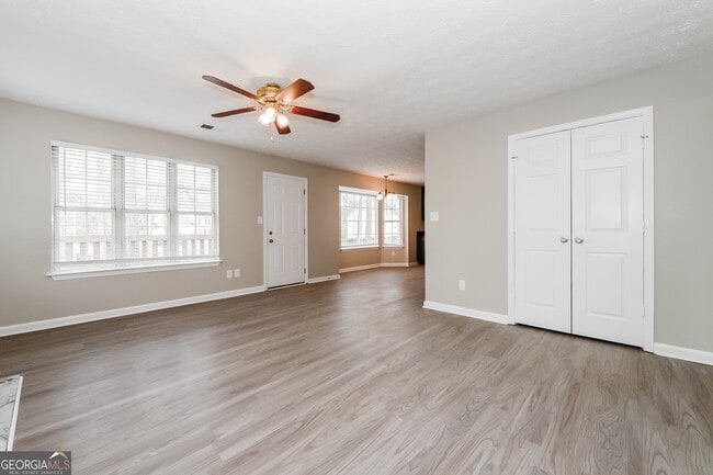 Building Photo - 2611 Star Ln