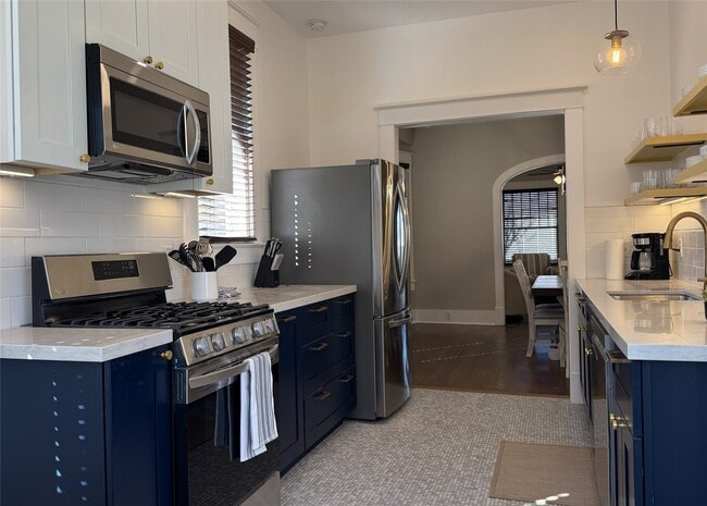 Building Photo - 3821 Avenue M