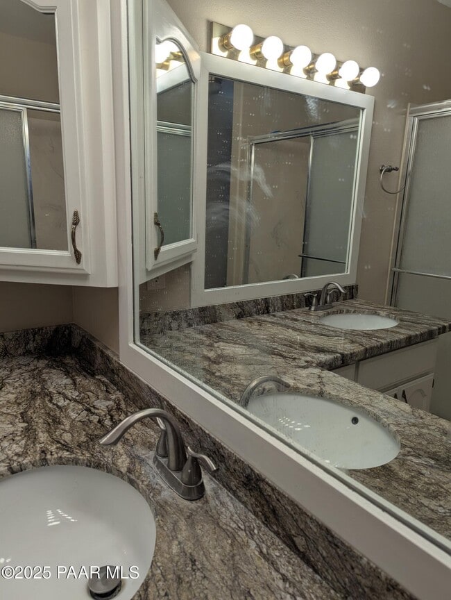 Foto del edificio - 4381 N Lone Cactus Dr