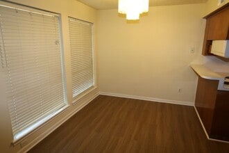 Building Photo - 2319 Quail Valley E Dr