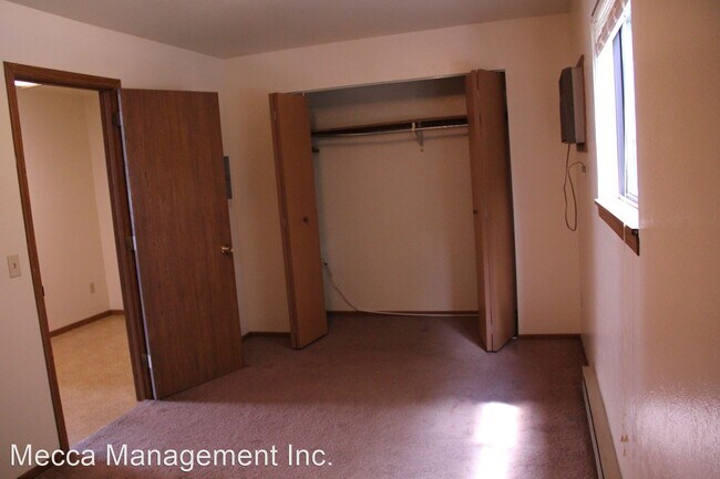 Building Photo - 1 br, 1 bath Apartment - 839 Seventh St