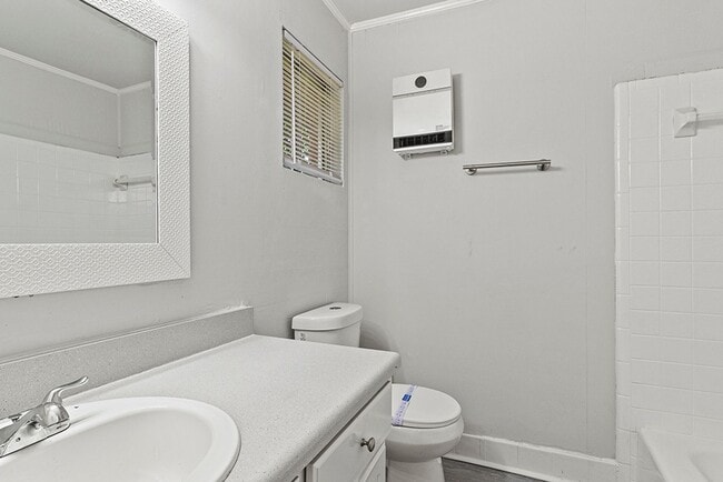 Foto del edificio - Blue Pines Apartments