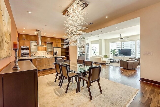 Photo - 1600 Post Oak Blvd Apartment