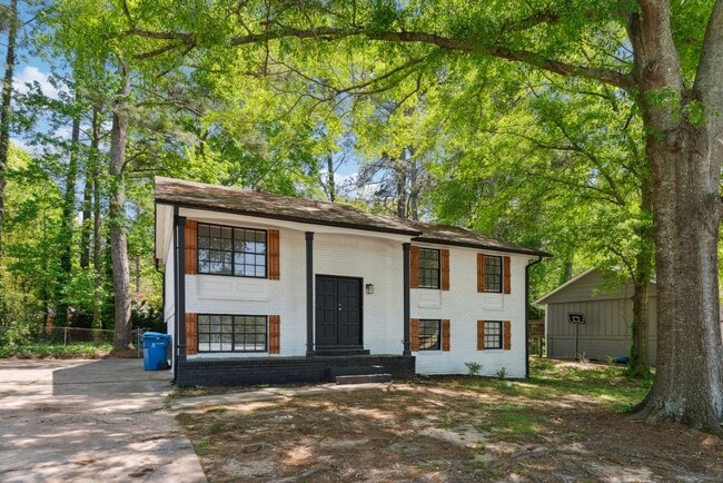 Building Photo - 1421 Iron Gate Blvd