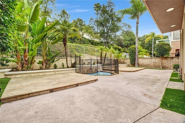 Building Photo - 27131 S Ridge Dr