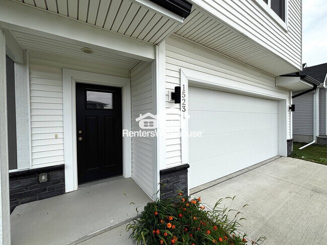 Building Photo - 15231 Deerview Dr