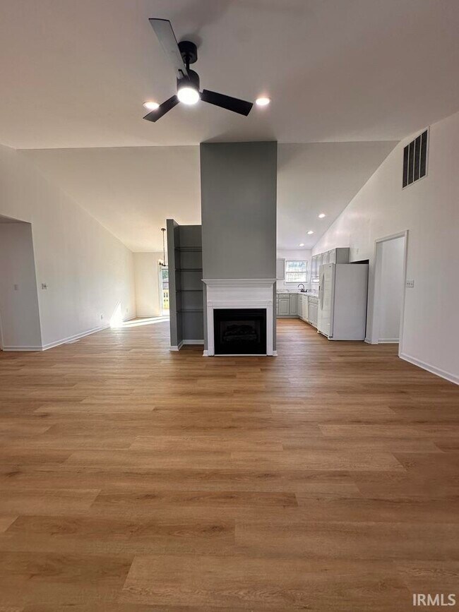 Foto del edificio - 8477 Countrywood Ct