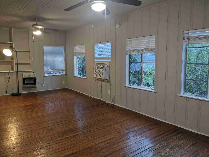 5822 Reiger Ave Unit 8, Dallas, TX 75214 Condo for Rent in Dallas, TX