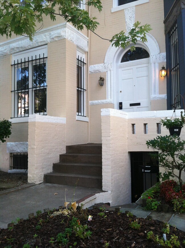 Building Photo - 1738 U St NW