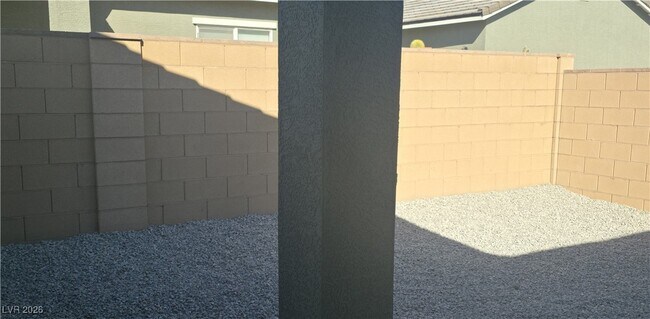 Foto del edificio - 1060 S Nail Crk Ct