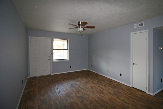 Building Photo - 2575 Case St