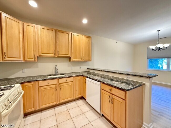 Building Photo - 48 Mountain View Ct