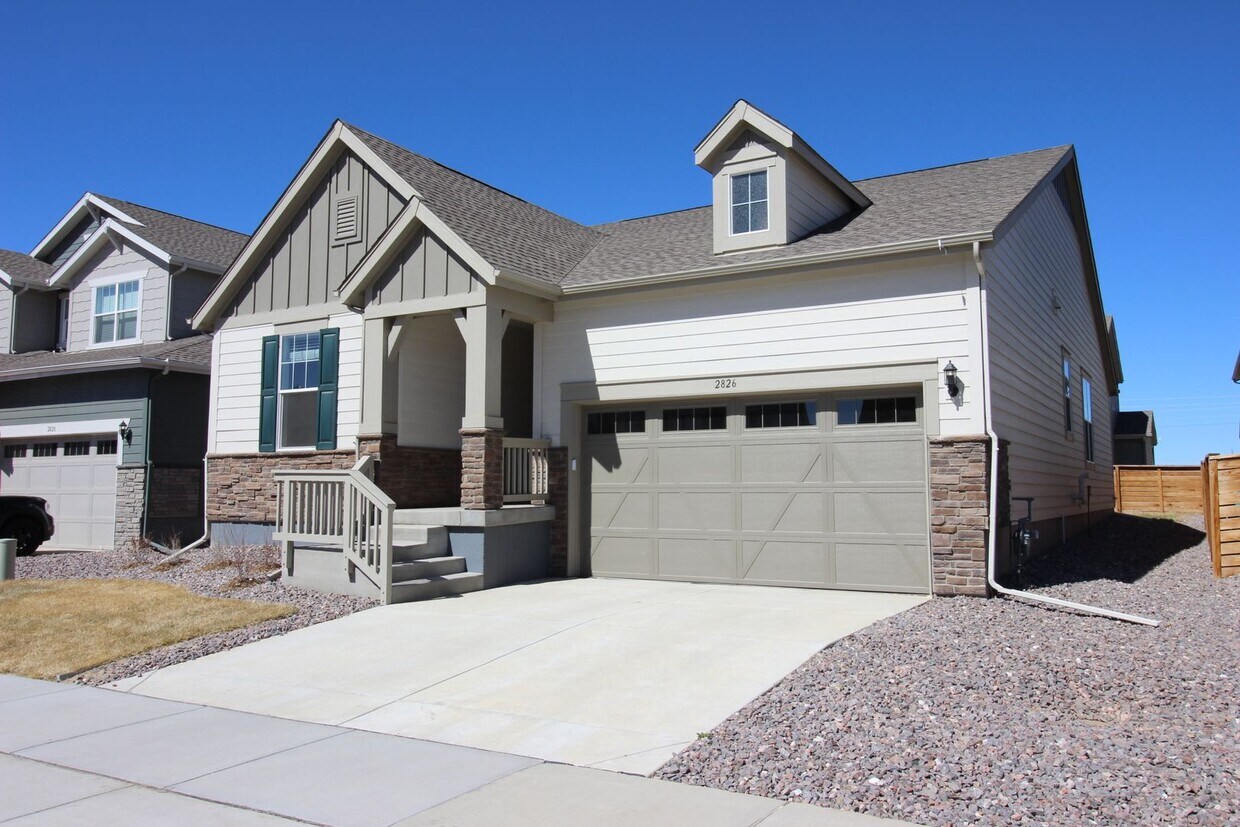 Foto principal - Beautiful Newer Ranch Style Home