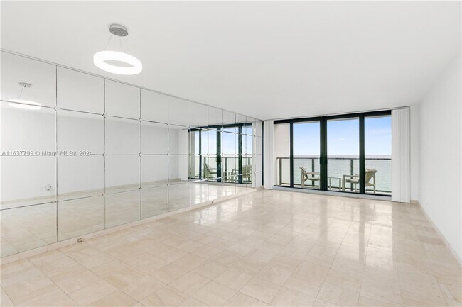 Foto del edificio - 2301 S Ocean Dr