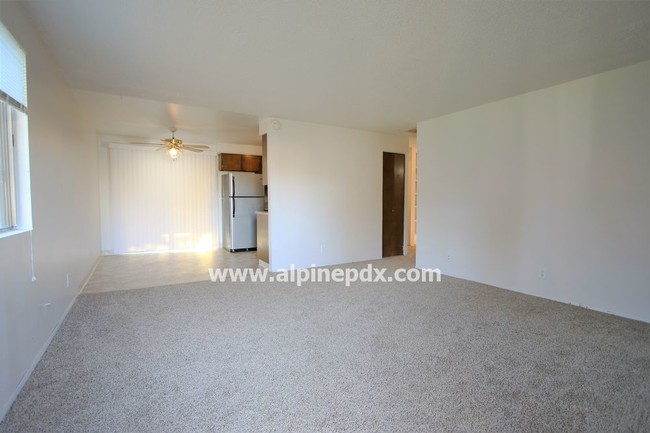Building Photo - Duplex In Forest Grove