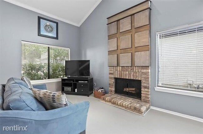 Foto del edificio - 2 br, 2 bath  - 18040 Midway Rd Apt 204