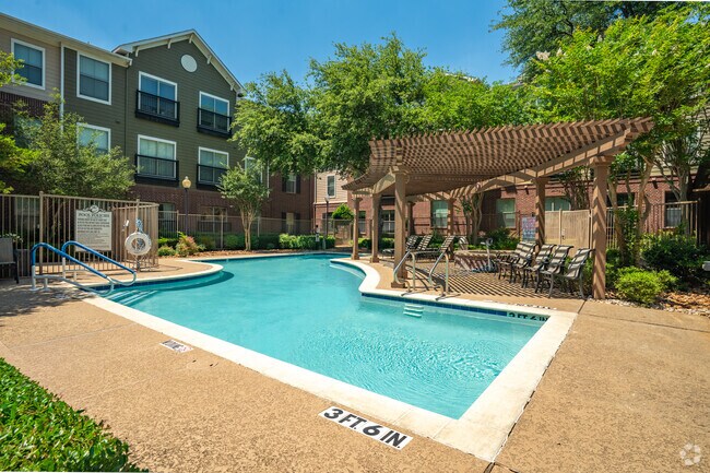 Piscina - Lewisville Green