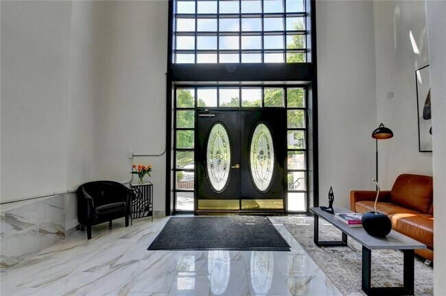 Foto del edificio - 4101 Pine Heights Dr NE