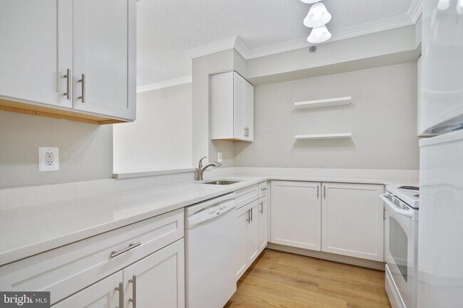 Building Photo - 1200 Braddock Pl