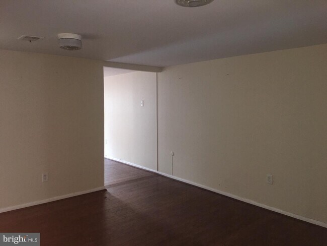 Building Photo - 506 S Juniper St