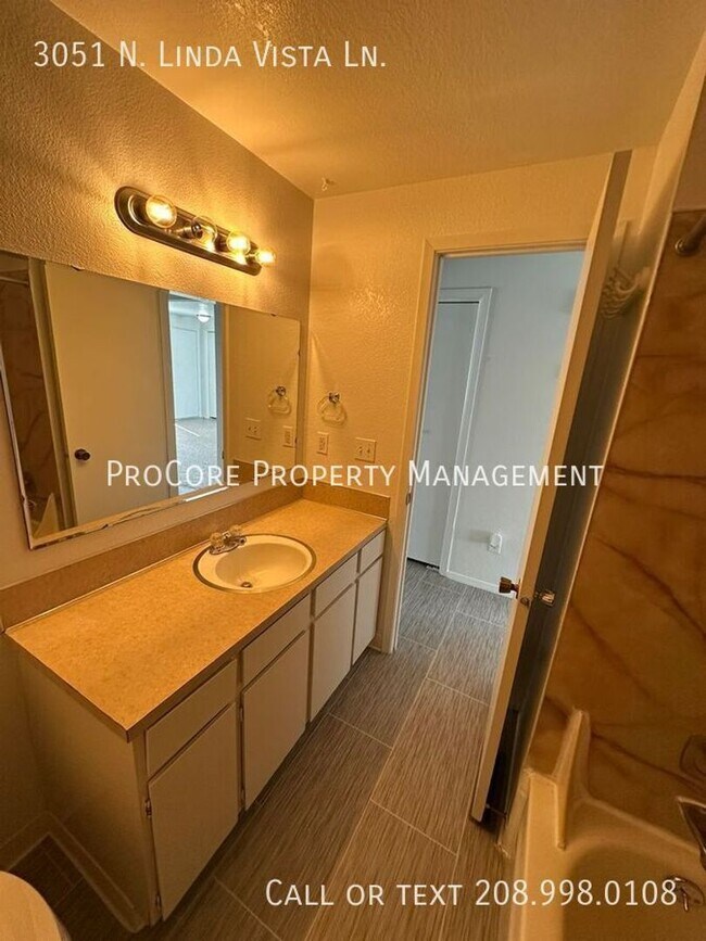 Foto del edificio - 3051 N Linda Vista Ln