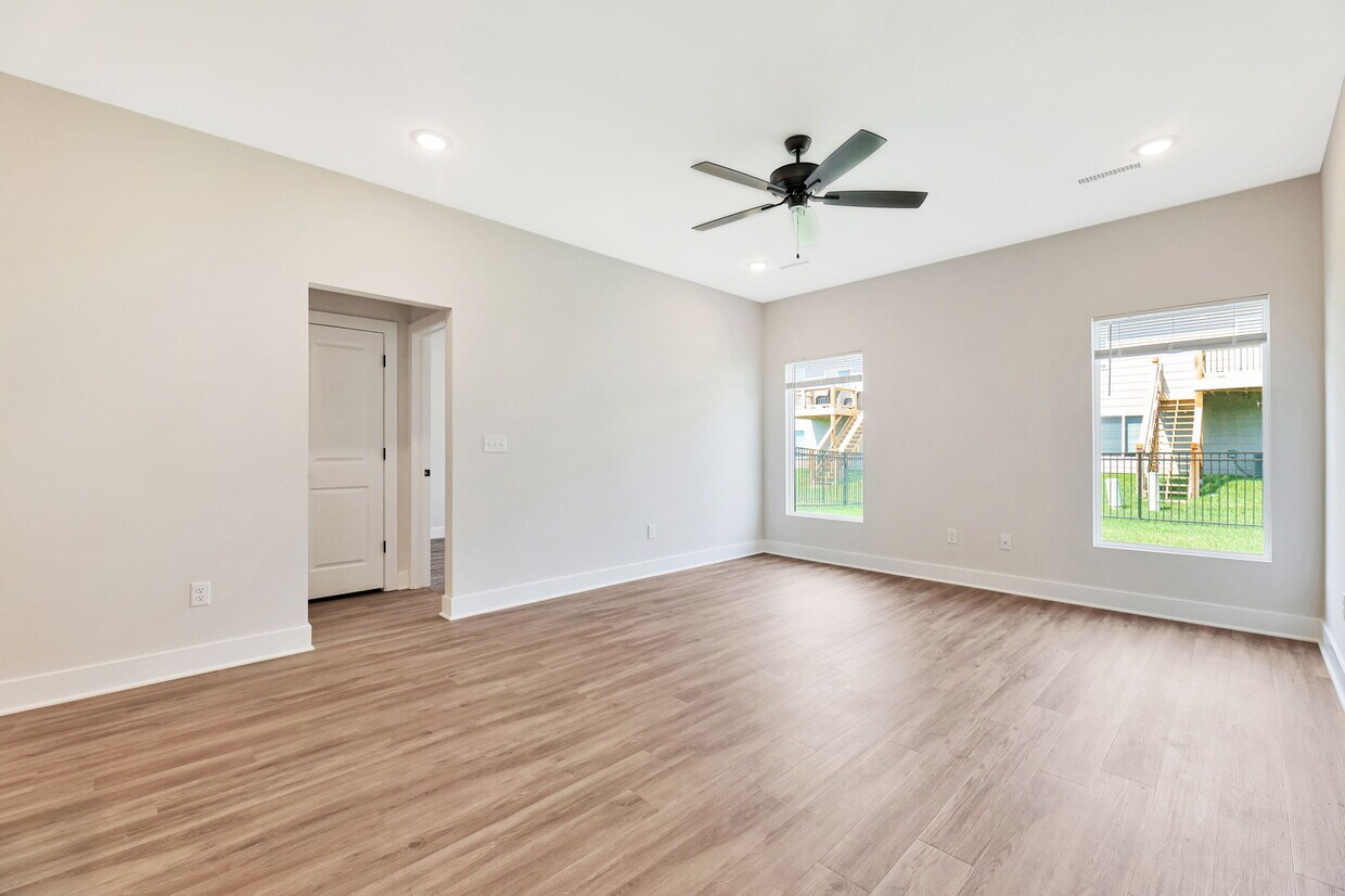 Foto principal - 1129 N Joye St