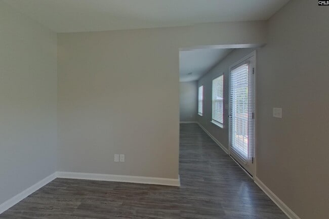 Foto del edificio - 304 Longfellows Ln