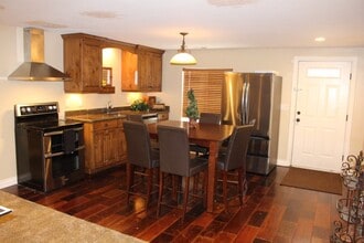 Building Photo - 54 E 750 S