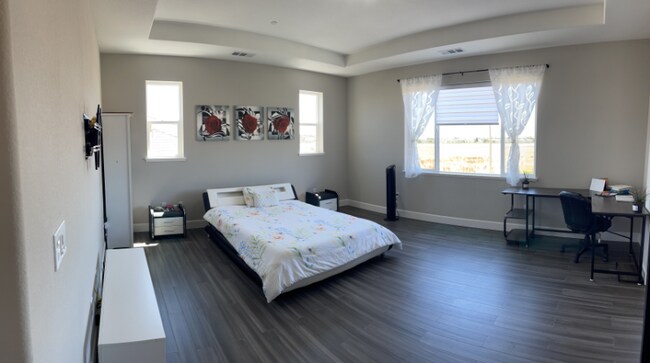 Building Photo - 549 Kingbird Cir