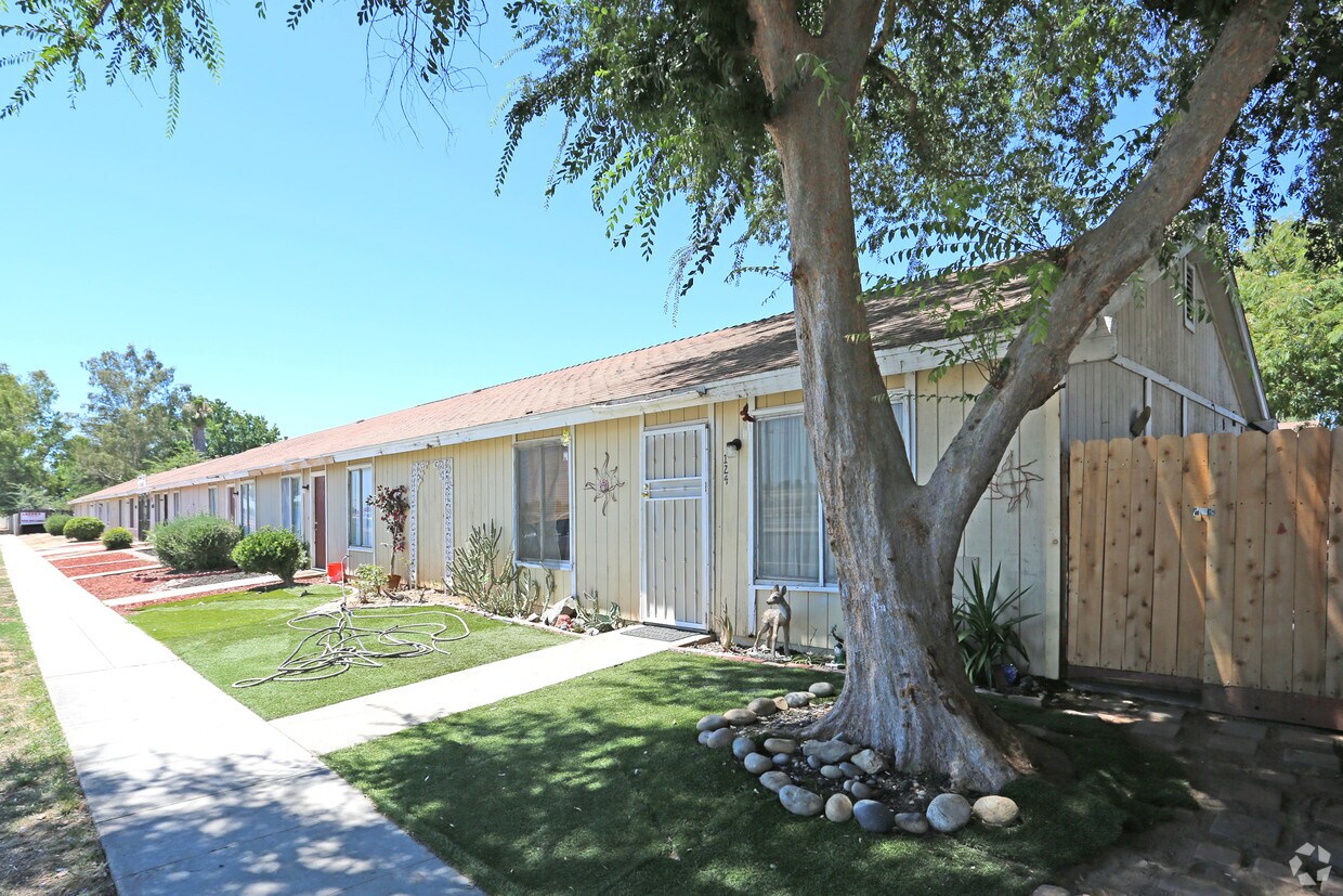 Foto principal - Ashlan Lagoon Apartments