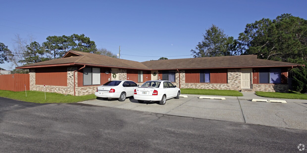 Primary Photo - 3426 Douglas Rd