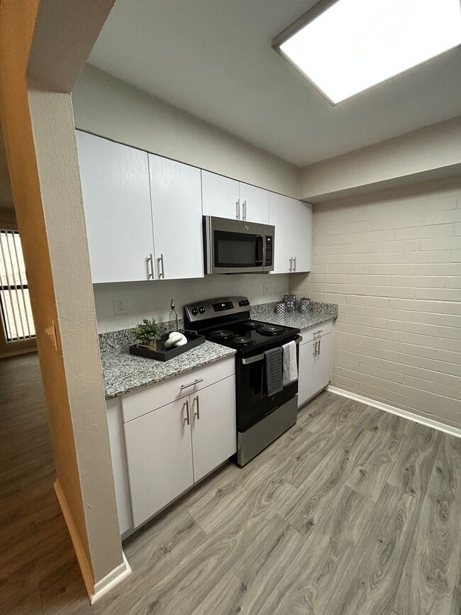 Interior Photo - Bellevue Tower Apartments