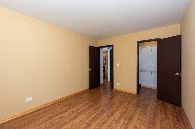 Foto del edificio - 5113 N East River Rd