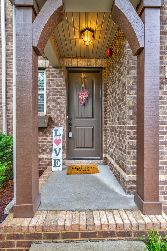 Foto del edificio - Beautiful 3BR/2.5BA townhome in great Hendersonville location!
