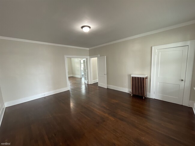 Building Photo - 2 br, 1 bath House - 200 E Edenton St Apt 4