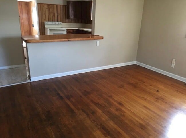 Foto del edificio - 2409 E 9th St