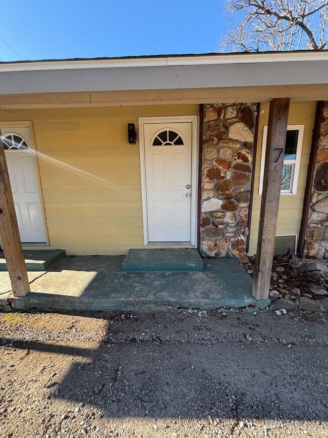 Building Photo - 1396 Cranfield Rd