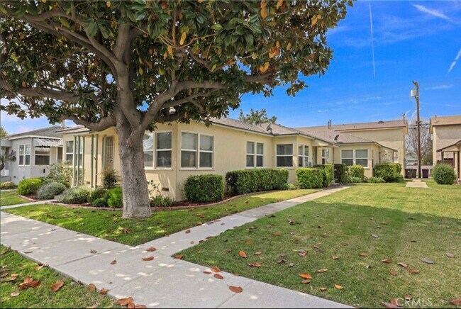 Building Photo - 4361 N Bellflower Blvd