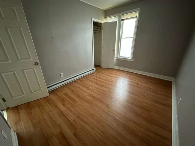 Foto del edificio - 27 Hickory St