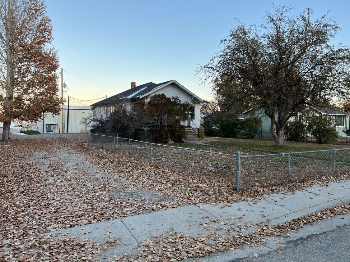 825 N Broadway Ave Unit 8251, Riverton, WY 82501 Room for Rent in Riverton, WY