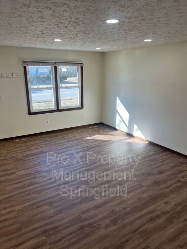Building Photo - 2524 S Jefferson Ave