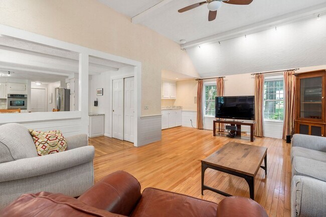 Foto del edificio - 40 Shadow Oak Dr