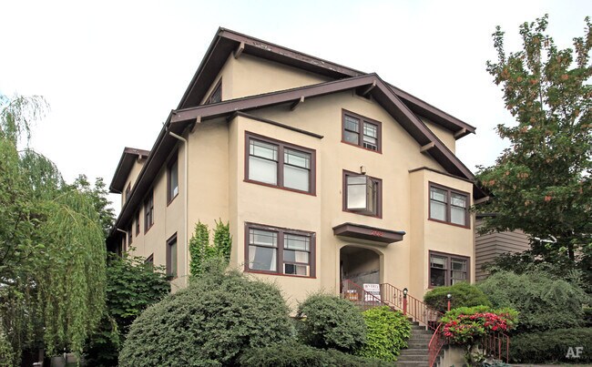 The Beverly - 208 N Tacoma Ave