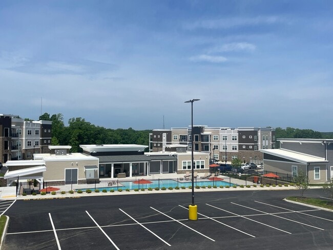 Building Photo - Tuscany con Terrazza | 1 Bed 1 Bath | 773 sf