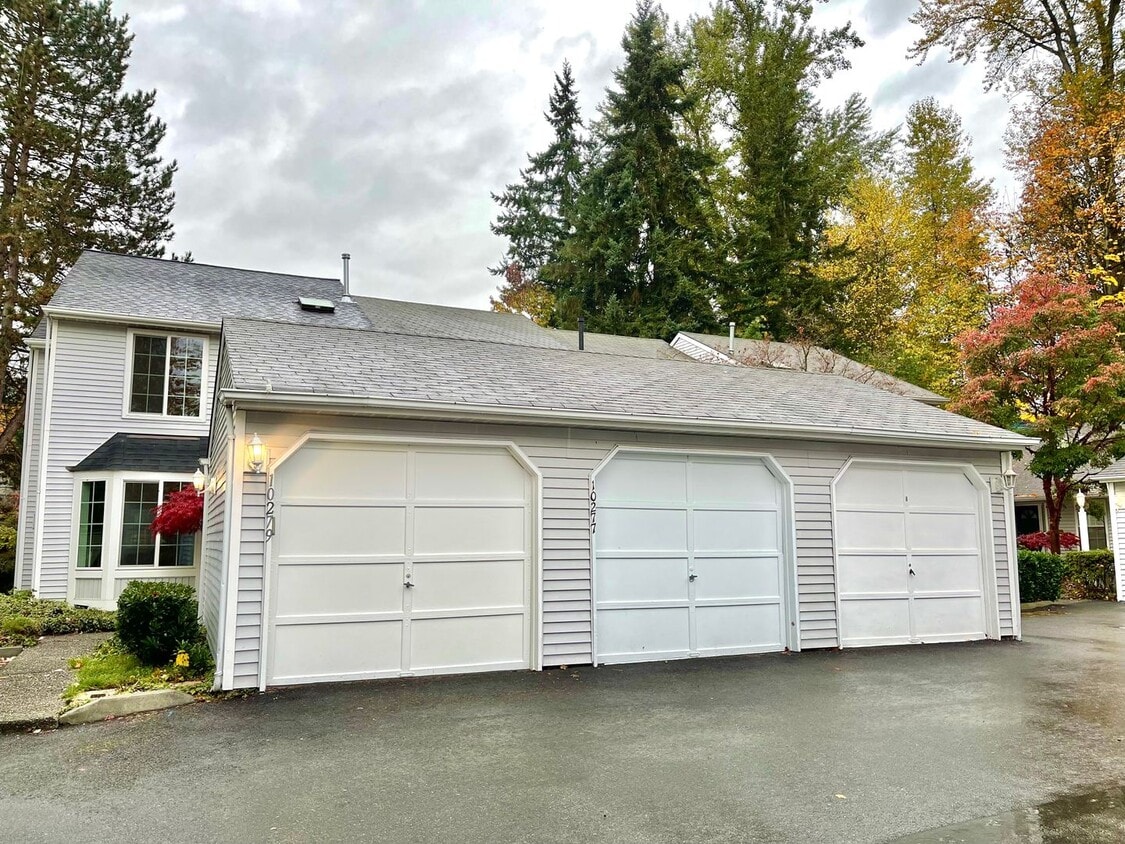 Primary Photo - Great TownHome For Rent