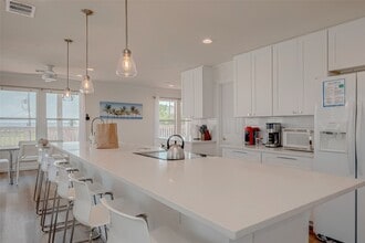 Building Photo - 510 Surf Oaks Dr